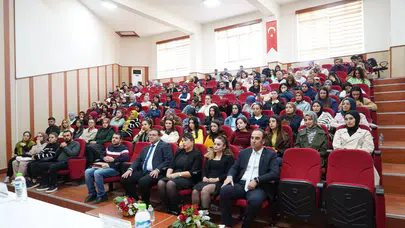 Gençleri etkileyen panel: Necip Asım’ın izleri sahneye taşındı