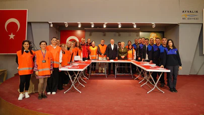 Afetlere karşı güçlü Ayvalık: Eğitim programında sertifika töreni!
