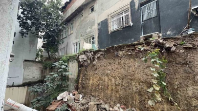 O sesle uyanınca ne olduğunu anlamadılar! Duvar yıkıldı, binalar çatladı...