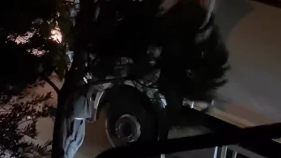 Ataşehir’de trafikte çöp kamyonu şoförüne levyeli saldırı kamerada