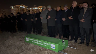 Baraja uçan araçta hayatını kaybeden 22 yaşındaki Cihat gözyaşları arasında toprağa verildi