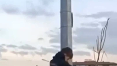 Küçük yüreklerden büyük sevgisi: Bayrak yeniden gururla dalgalandı!