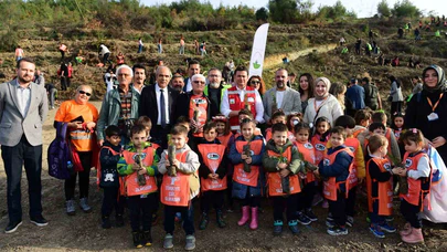 700 kitap, 700 fidan: Osmangazi’den geleceğe yeşil bir miras