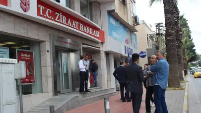 Çeşme çarşısında panik: Midyeci silahlı saldırıya uğradı!