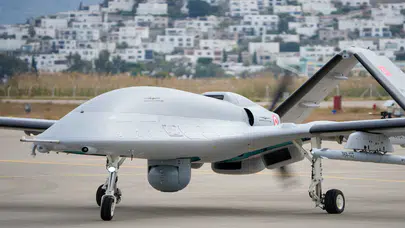 Bayraktar TB3’ten gemi üstünde tarihi sınav: Üç atışta tam isabet!