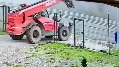 Dev iş makinesini saniyeler içinde götürdü! Hırsızlık anı güvenlik kamerasına yansıdı