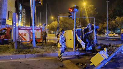 Kavşakta korkunç kaza... Minibüs fren tanımadı!