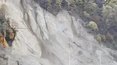 Saniyelerle kurtuluş: Düzce'de heyelan anı kameralara yansıdı!