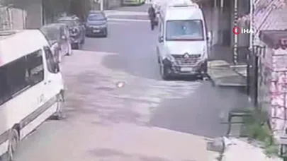 Kocaeli'nde el freni faciası: Park halindeki araç yokuş aşağı kaydı!