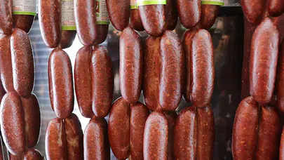 Sucuğu, peyniri, ketçabı zehir saçıyordu: Hatay’da denetim alarmı!