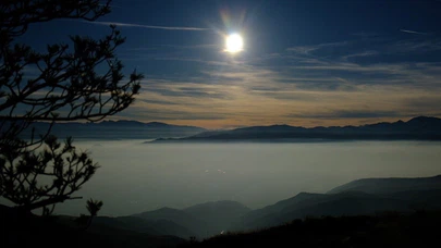 Erzincan’ı kaplayan yoğun sis görenleri hayran bıraktı