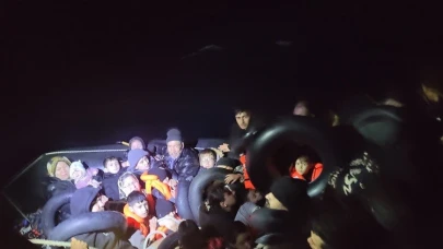 İzmir açıklarında ölümle burun buruna! Son anda kurtarıldılar...