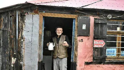 Bulutlara komşu yaylada yarım asırlık bakkal görenleri şoke etti!