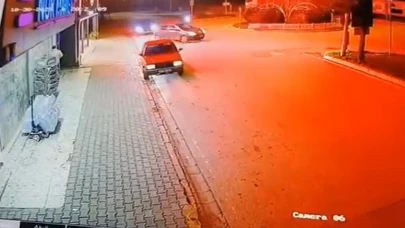 Korkunç çarpışma anı kamerada! Her şey saniyeler içinde oldu