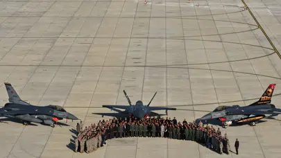 Bayraktar KIZILELMA tarihe geçti: Jet hedefi vurup gökyüzünü salladı!