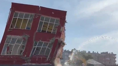 Operatör düğmeye bastı, bina titreşimle yıkıldı! O anlar kamerada...