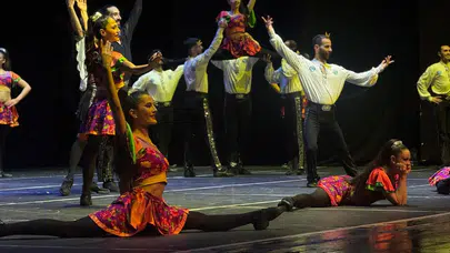 Coşku ve görsellik bir arada: Anadolu Ateşi sahnede!