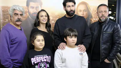 Zerhun dizisi Mardin’de sahnede! Gala gecesinde ilk bölüm büyüledi