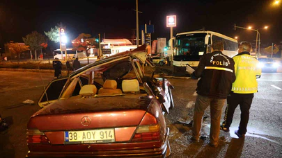 Nevşehir’de turistleri taşıyan otobüs ile otomobil çarpıştı: 2 ölü, 3 yaralı