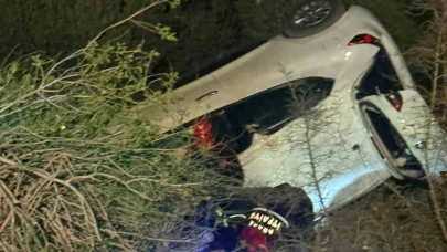 Korku dolu dakikalar! Sürücü uçurumdan böyle kurtarıldı