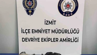 Polisin şüphe üzerine durdurduğu şahısların üzerinden uyuşturucu çıktı