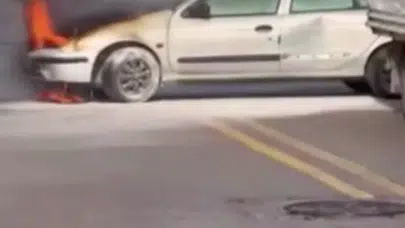 Yol ortasında otomobil alev topuna döndü!