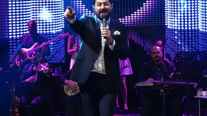 Serkan Kaya'dan duygusal vefa gecesi! Muazzez Abacı'yı böyle andı