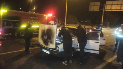 Kırmızı ışıkta durdu, bir anda alev aldı... O anlar görenleri şoke etti!