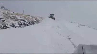 Yollar kapandı, ekipler harekete geçti: Sessiz başlayan kış sert bastırdı!