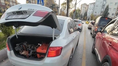 Trafikte 'insanlık ölmemiş' dedirtti! O anlar kask kamerasına böyle yansıdı...
