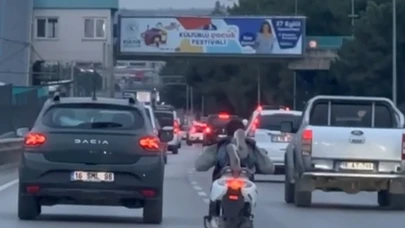 Ölümüne sürüş! Motosikletlinin yürekleri ağza getirdiği o anlar kamerada