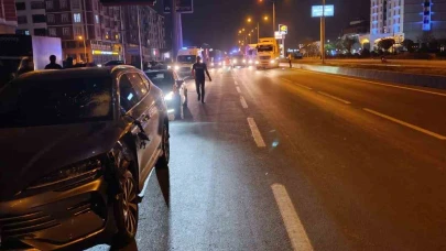 Yolun karşısına geçmeye çalışan 2 kadına otomobil çarptı: 1 ölü, 1 ağır yaralı