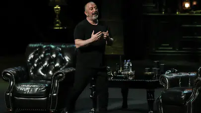 Sahnelere veda ediyor: Cem Yılmaz’dan final şovu