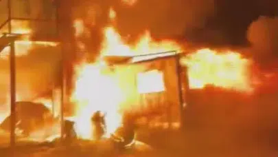 Alevler şantiyeyi sardı! Samandağ’da korku dolu anlar