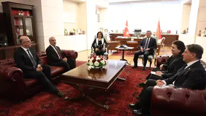 Siyasi gündemi hareketlendiren görüşme: CHP–DEM ilişkileri mercek altında