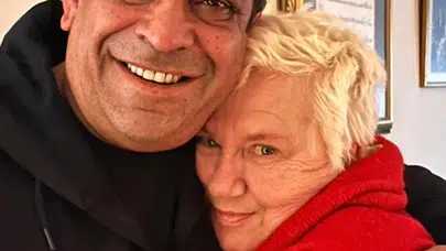 Ege 55. yaşını annesinin kucağında kutladı: Sosyal medyada duygulandıran kare