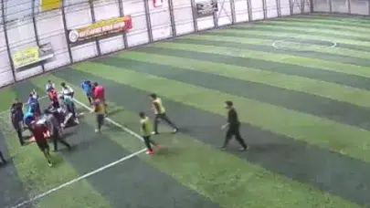 Gol sevinci yarım kaldı, ölüm sahaya indi: Kahramanmaraş'taki anlar saniye saniye kamerada...