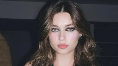 Amsterdam’dan Türkiye’ye uzanan sürpriz zinciri... Afra Saraçoğlu’nun hikayesi büyüyor!