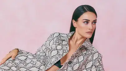 Oyunculuğa ara verdi ama kariyeri uçuşta... Esra Bilgiç’in ‘Keyifli’ çalışma rutini!