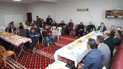 Başkan Akpınar mahalleliyi dinledi, talimatı verdi: Her soruna yerinde çözüm