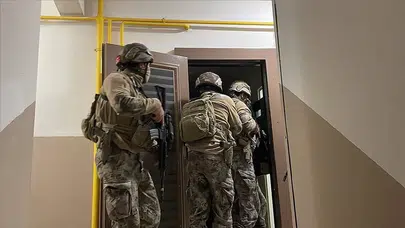 Silah, uyuşturucu ve gözaltılar… Aranan örgüt elebaşı Ankara’da yakalandı!