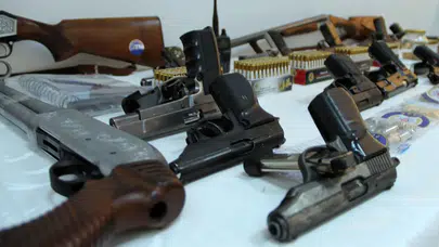 Kargo maskesi altında silah cephaneliği! Konya'da nefes kesen takip sonuç verdi