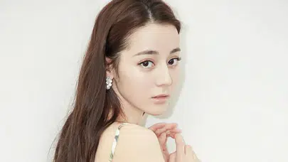 Dilraba Dilmurat kimdir, dini, aslen nereli, evli mi, eşi kim? Dünya gündemine konu olan güzellik