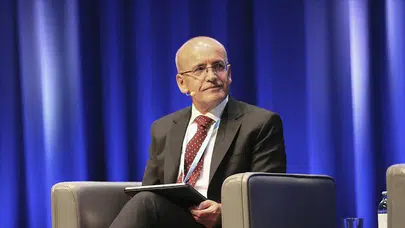 Şimşek: Büyümenin OVP'nin sınırlı üzerinde gerçekleşmesini öngörüyoruz