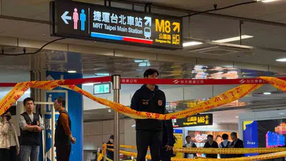 Sis bombasıyla kaos, bıçakla ölüm: Taipei sarsıldı