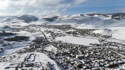 Sarıkamış’ta kartpostallık manzaralar: Beyaz örtü her yeri sardı