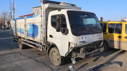 İki araç kafa kafaya çarpıştı! Kazada ne kan var ne gözyaşı...