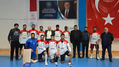 Volkan Group Hokey Takımı rakiplerine nefes aldırmıyor