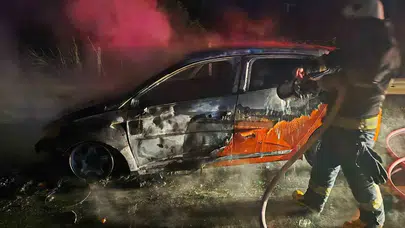 'Biraz ısındı' derken tutuştu... Manavgat’ta seyir halindeki araç alev topuna döndü!