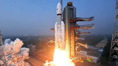 Space X'e meydan okuyor: Dünya'nın en büyük ticari uydusu yörüngeye fırlatıldı!